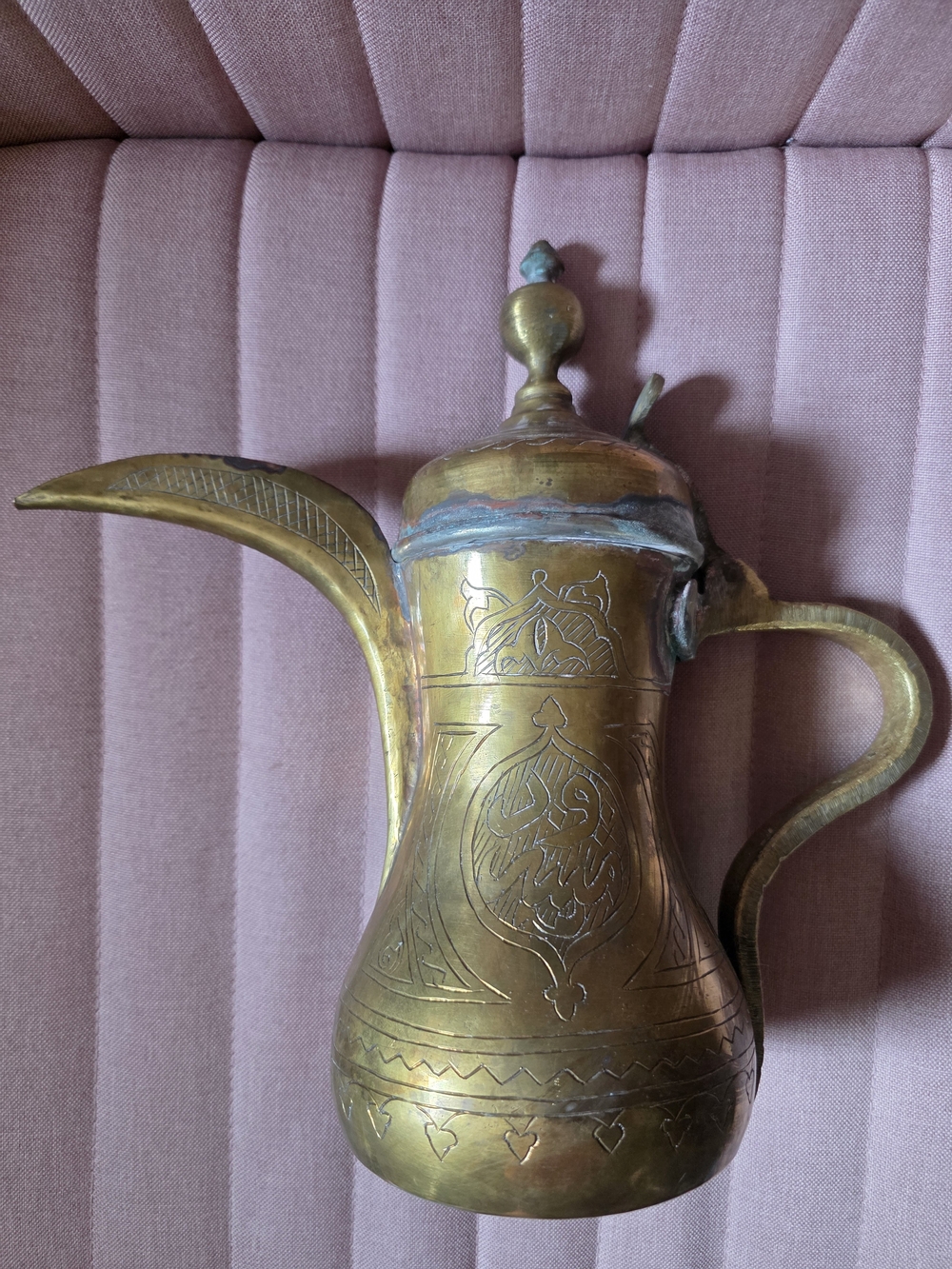 Antique-Style Brass Dallah Coffee Pot - Gold Tone